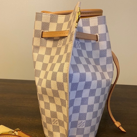 LOUIS VUITTON Girolata Azur - Picture 9 of 14